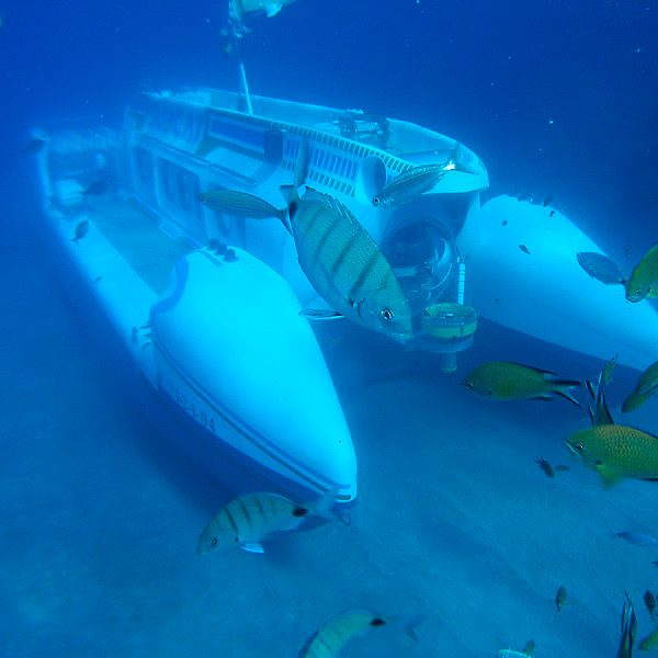 catamaran for submarine